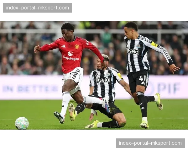 半场:纽卡1-1曼联,加纳乔、戈登分别为两队破门 半场:纽卡1-1曼联,加纳乔、戈登分别为两队破门