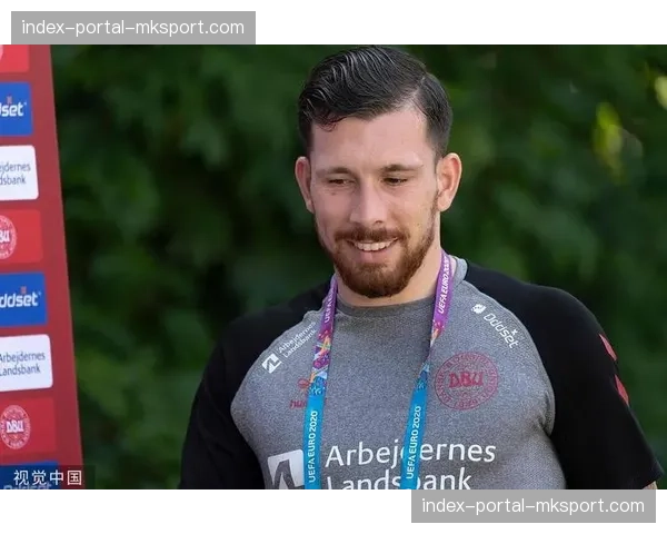 前瞻:付费频道将推出“教练视角”观看模式,模拟主教练席位的战术观察画面 前瞻:付费频道将推出“教练视角”观看模式,模拟主教练席位的战术观察画面