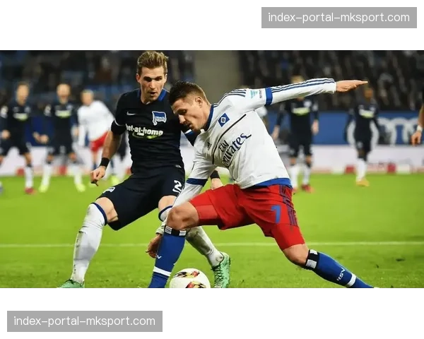 汉堡对阵奥格斯堡，主队343阵型迎战保级关键战